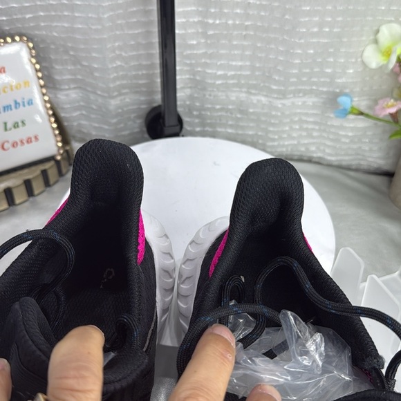 (H5) Adidas Tubular Dusk Women's Running Shoes, Size 9, Black/Pink - Picture 9 of 13
